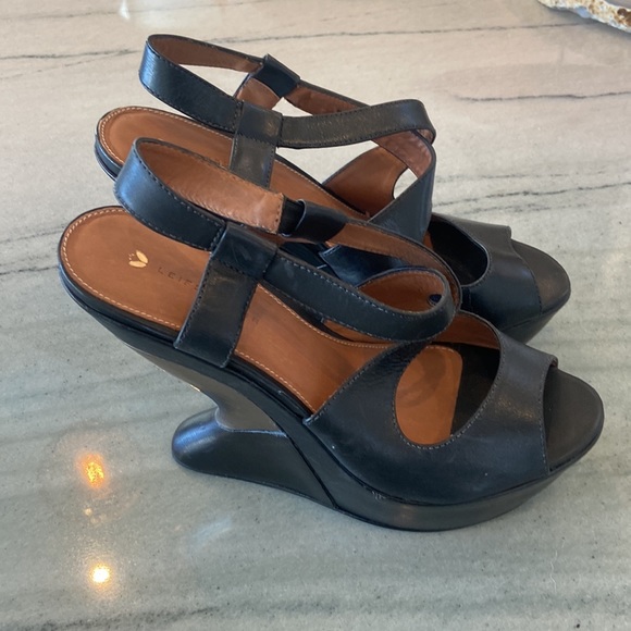 Sexy, fun wedges - Picture 5 of 6